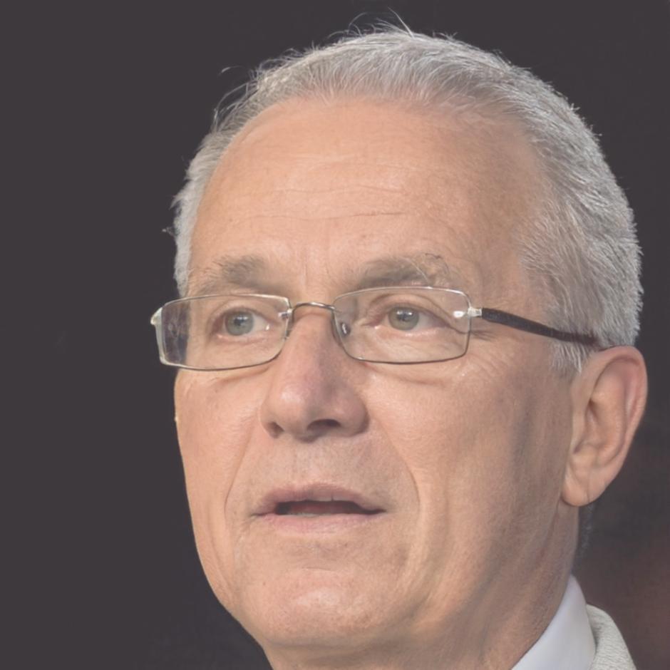 Dr. Andreas Müller - Finanzexperte